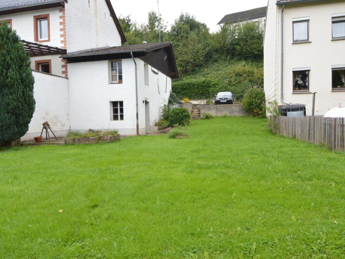 Very Comfortable House With Bathrooms And A Garden Mürlenbach الغرفة الصورة