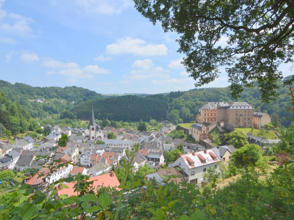 Very Comfortable House With Bathrooms And A Garden Mürlenbach الغرفة الصورة